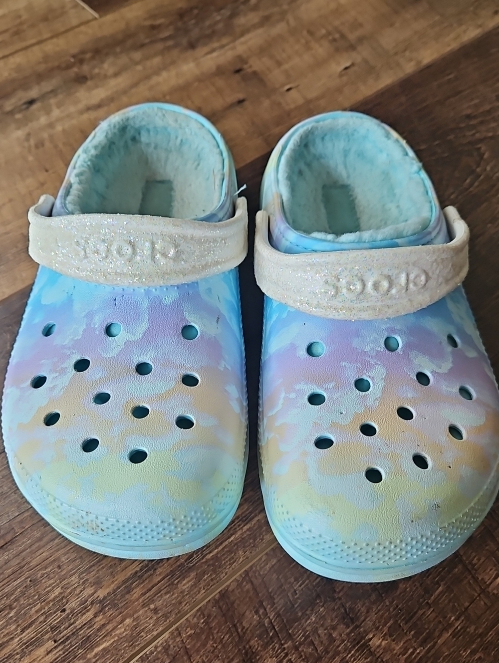 CROCS Kids Pastel Tie-Dye Fleece Lined Clogs in Light Blue and Pastel Hues
